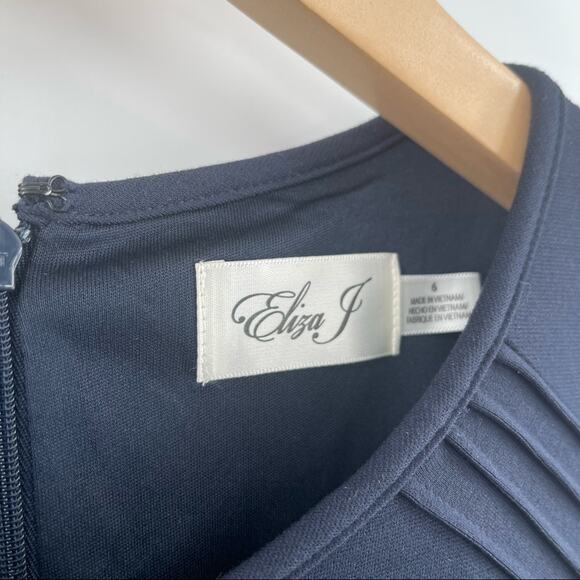 ELIZA J Dress Navy Cocktail Formal Business Wedding Pleated Long Sleeve NWT SZ 6 - Picture 4 of 13